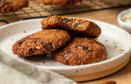 Rețetă fitness: Biscuiți vegani cu migdale și bucățele de ciocolată